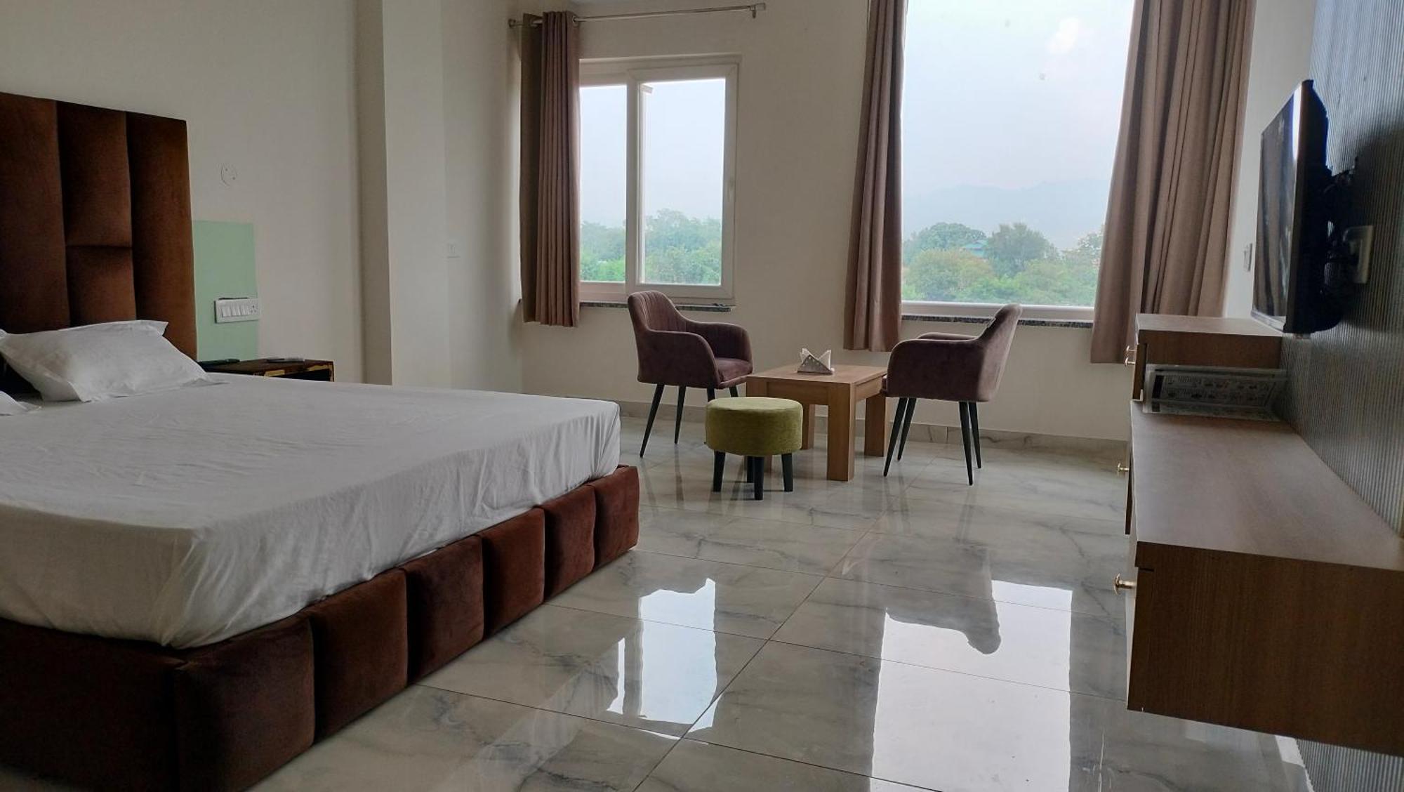 Govind Sagar View Hotel & Restaurant Bilaspur  Экстерьер фото