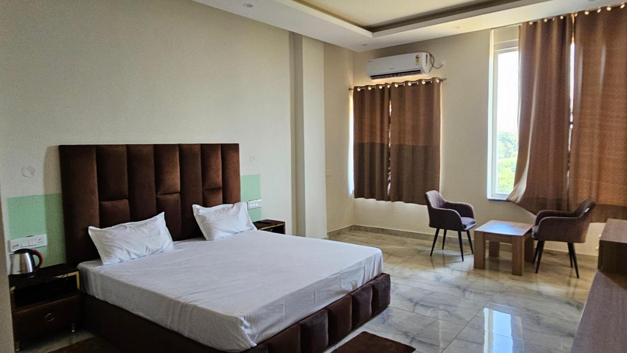 Govind Sagar View Hotel & Restaurant Bilaspur  Экстерьер фото